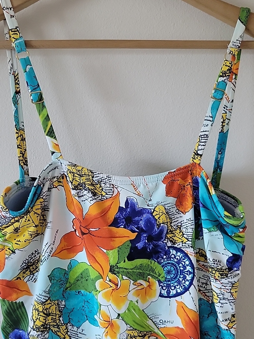 Tommy Bahama Map Print Twist Front Cup Skirted One Piece Swimsuit Size 10 - Picture 7 of 7